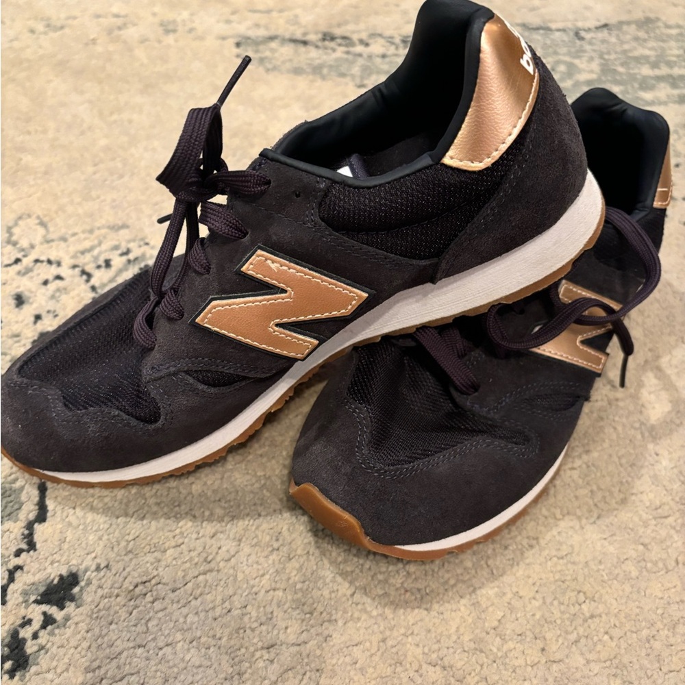 New Balance Navy and gold shoes